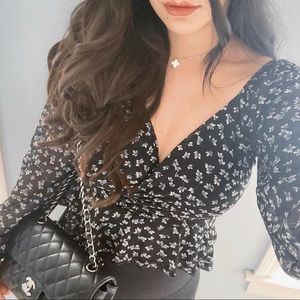 Nordstrom floral v neck blouse